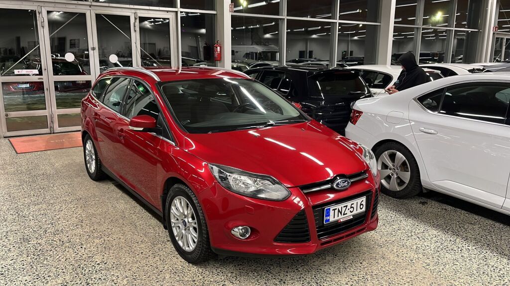 Ford Focus 2011 Punainen