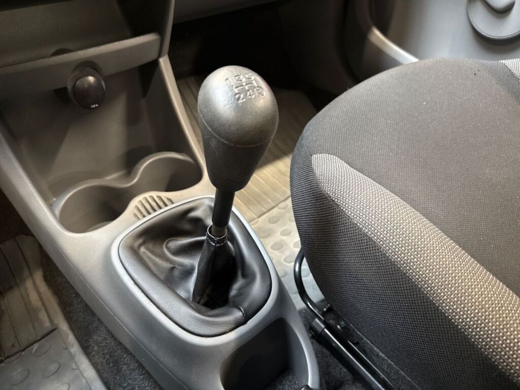 Toyota Aygo 2006 Punainen