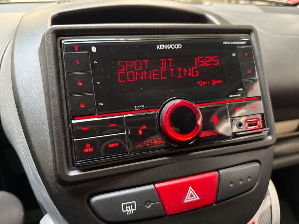 Toyota Aygo 2006 Punainen