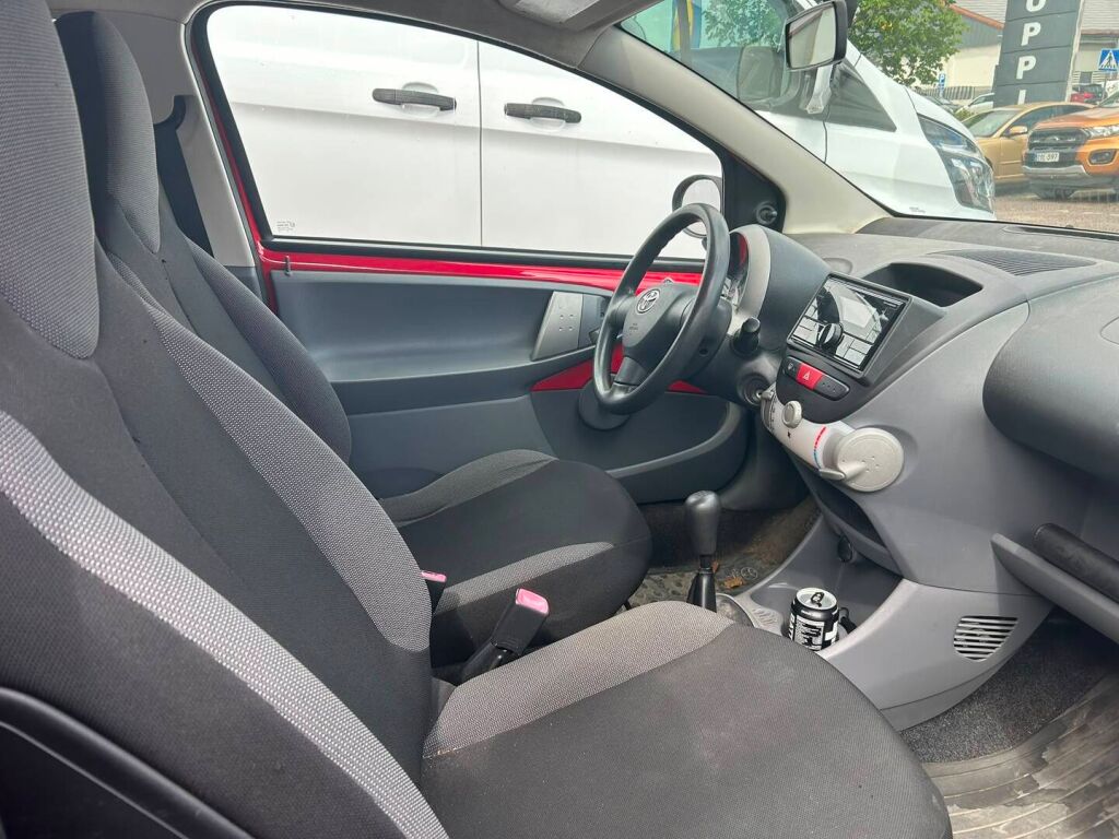 Toyota Aygo 2006 Punainen