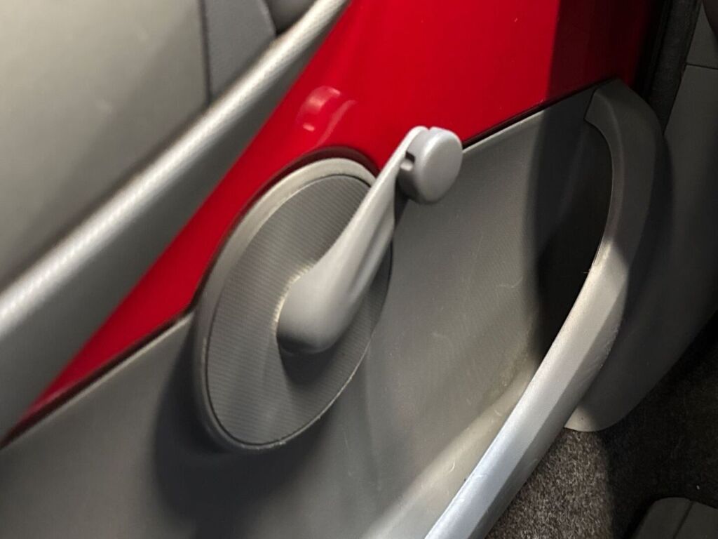 Toyota Aygo 2006 Punainen