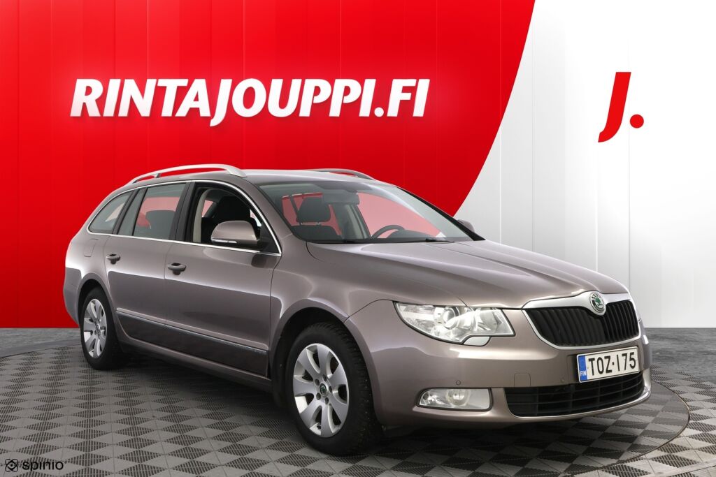 Skoda Superb 2011 Ruskea (beige)