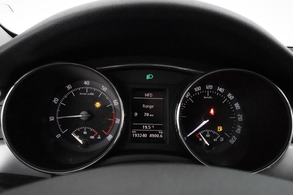 Skoda Superb 2011 Ruskea (beige)