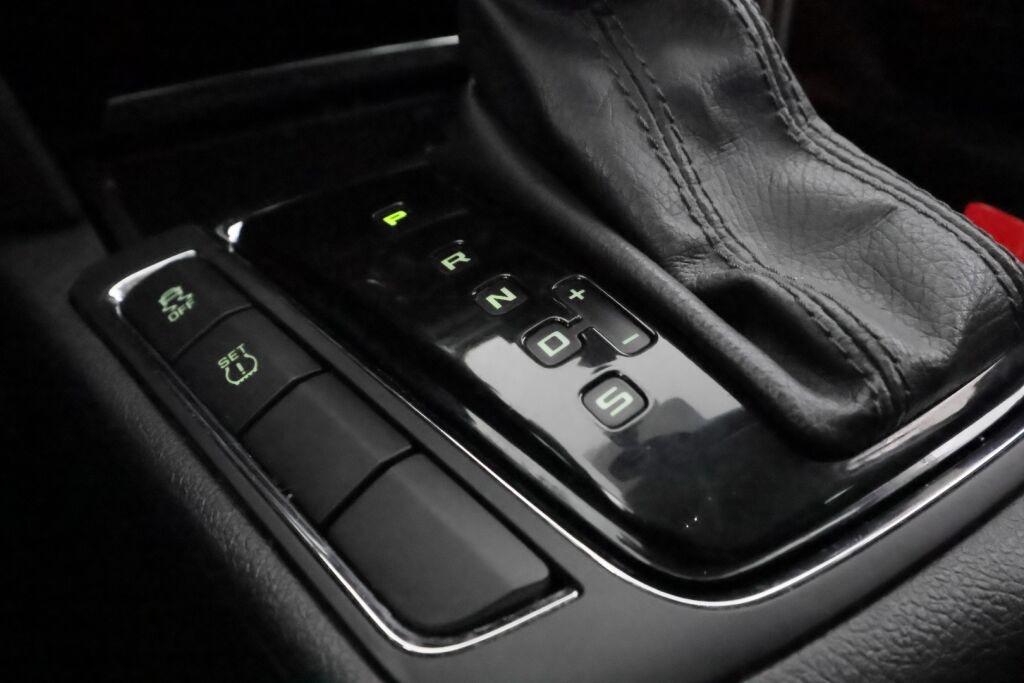 Skoda Superb 2011 Ruskea (beige)