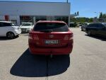 Toyota Avensis 2011 Punainen
