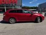 Toyota Avensis 2011 Punainen