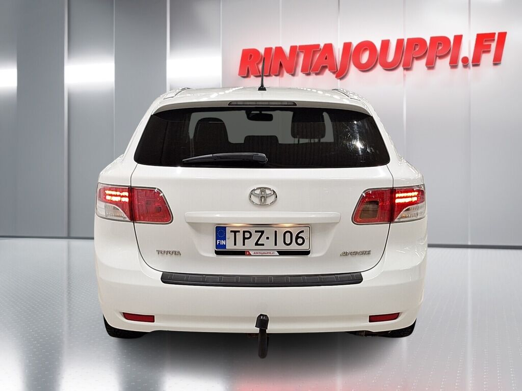 Toyota Avensis 2011 Valkoinen