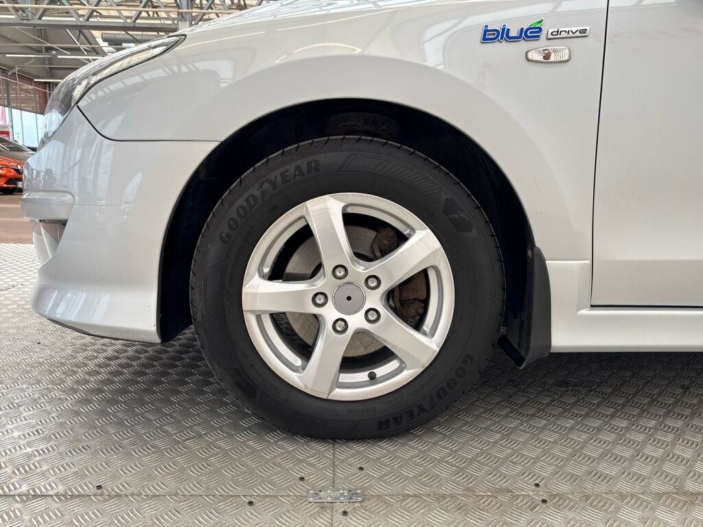 Hyundai i30 2011 Hopea