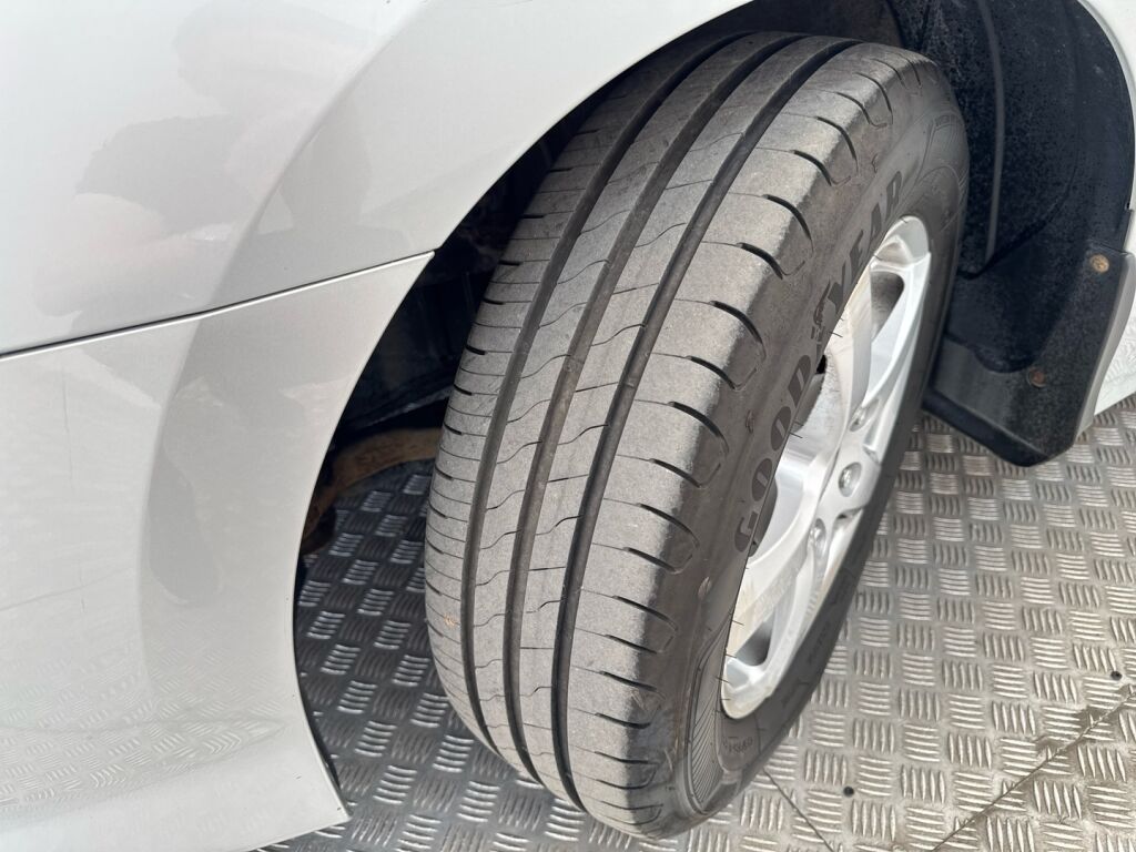 Hyundai i30 2011 Hopea