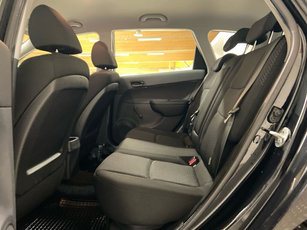 Hyundai i30 2012 Musta