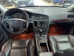 Volvo V70 2004 Punainen