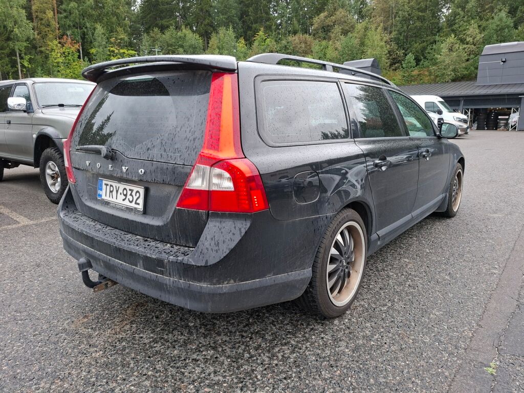 Volvo V70 2008 Musta