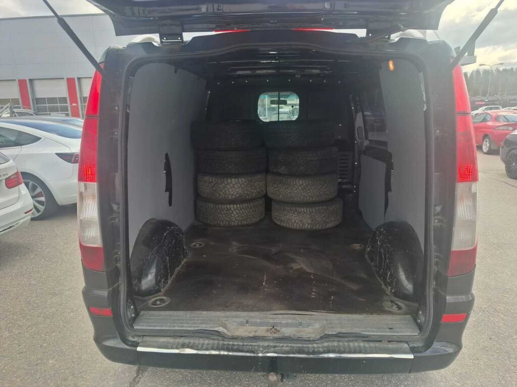 Mercedes-Benz Vito 2010 Musta