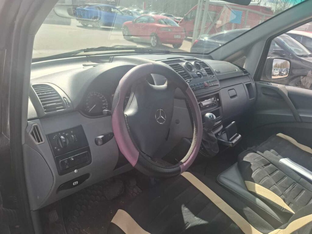 Mercedes-Benz Vito 2010 Musta