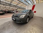 Toyota Avensis 2010 Vihreä