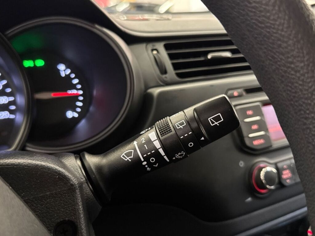 Kia Rio 2012 Ruskea (beige)