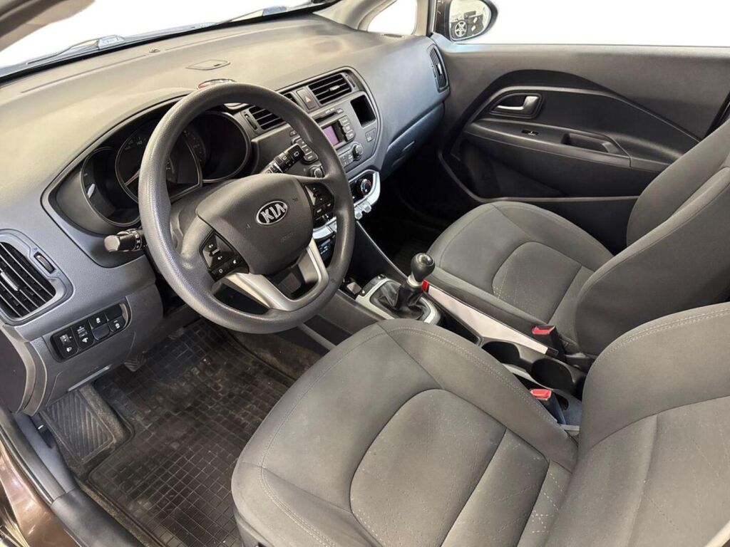 Kia Rio 2012 Ruskea (beige)