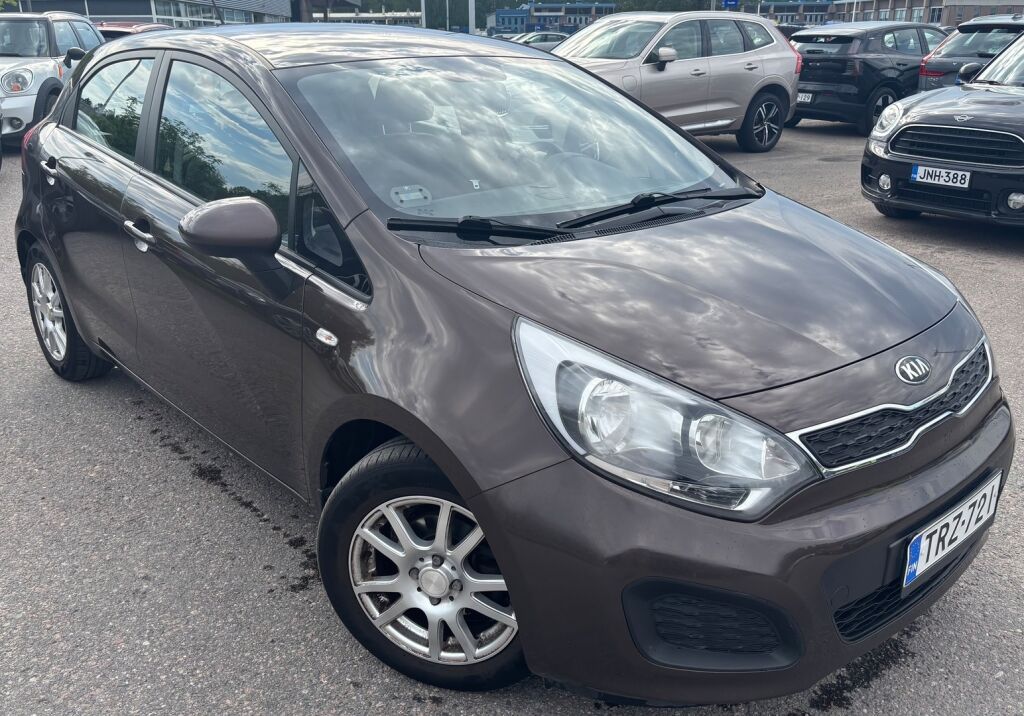 Kia Rio 2012 Ruskea (beige)