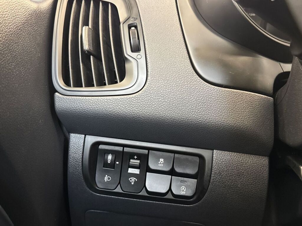 Kia Rio 2012 Ruskea (beige)