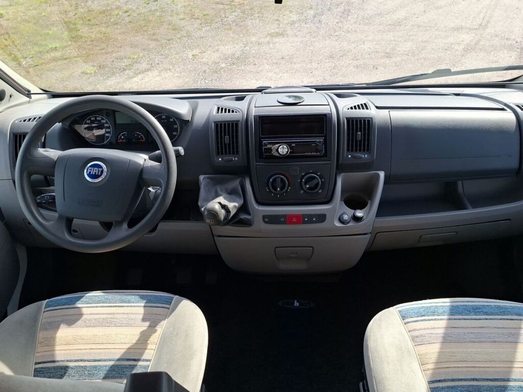 Adria Coral Plus 650 SP 2007 Valkoinen