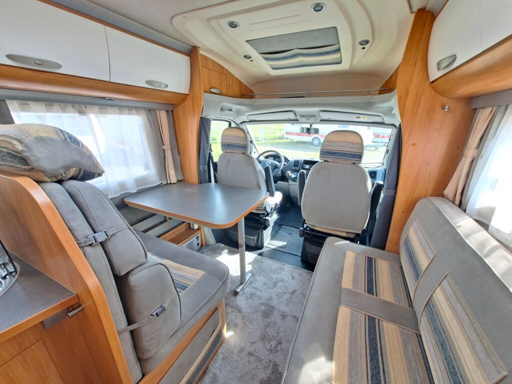 Adria Coral Plus 650 SP 2007 Valkoinen