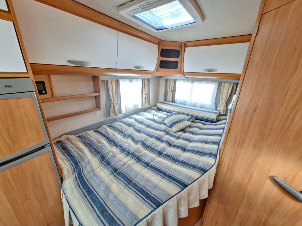 Adria Coral Plus 650 SP 2007 Valkoinen