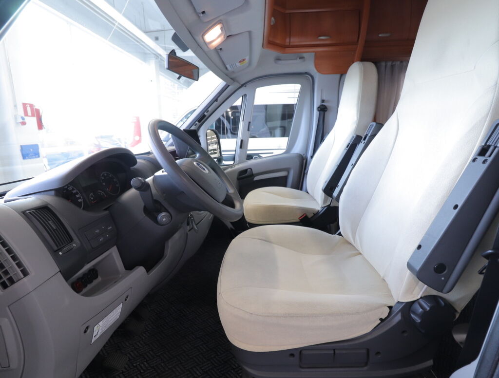 Hobby TOSCANA D 650 FLC 2008 Valkoinen