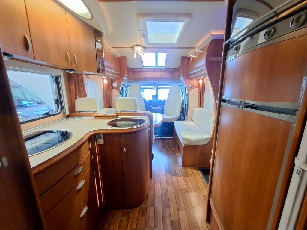 Hobby TOSCANA D 650 FLC 2008 Valkoinen