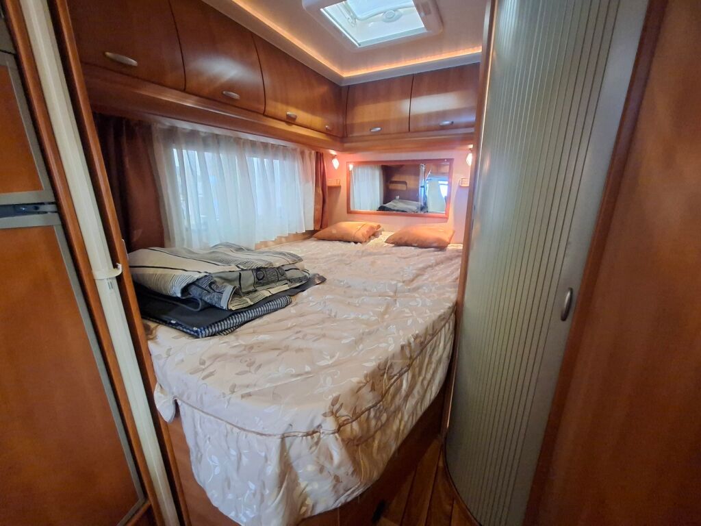 Hobby TOSCANA D 650 FLC 2008 Valkoinen