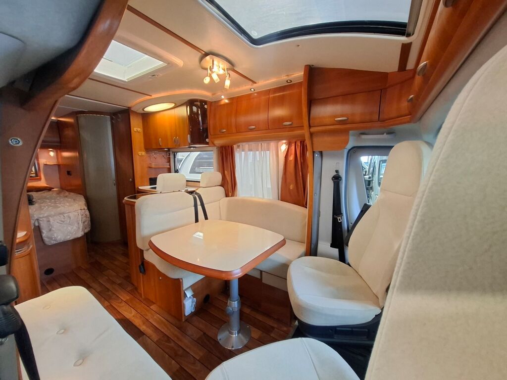 Hobby TOSCANA D 650 FLC 2008 Valkoinen