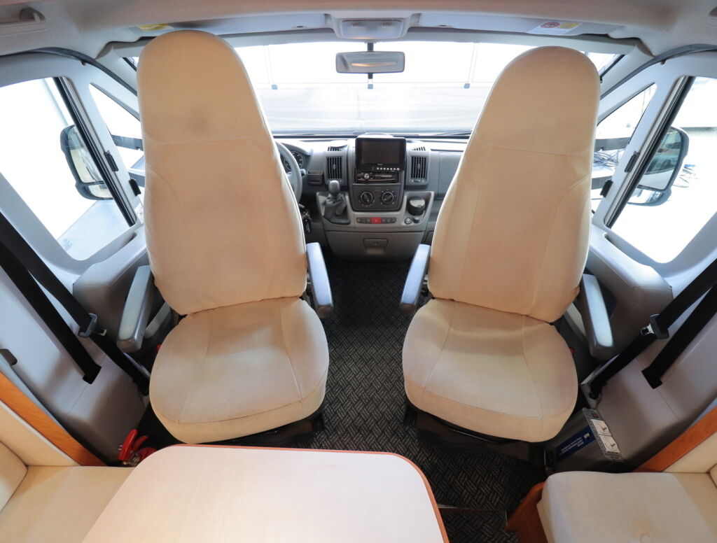 Hobby TOSCANA D 650 FLC 2008 Valkoinen