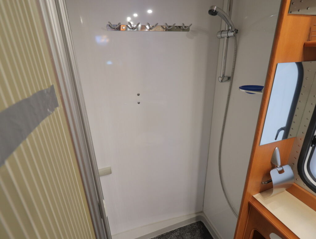 Hobby TOSCANA D 650 FLC 2008 Valkoinen