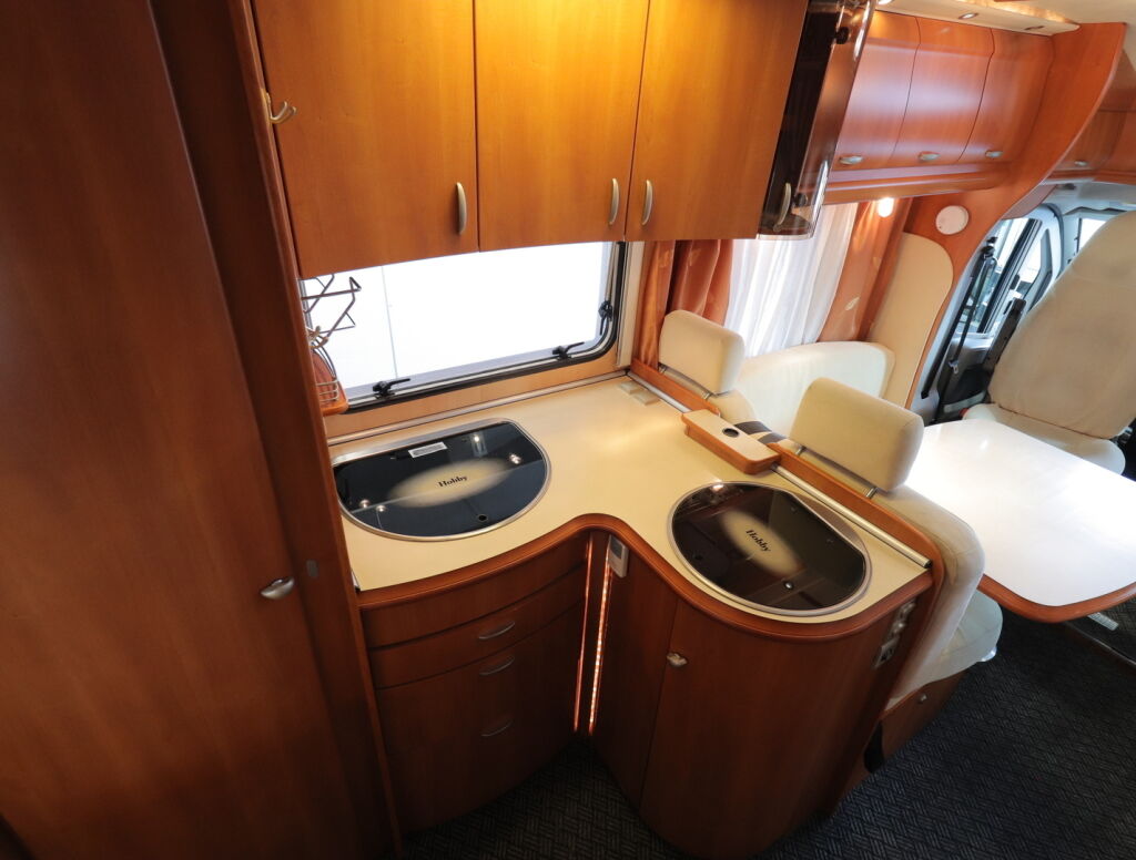 Hobby TOSCANA D 650 FLC 2008 Valkoinen