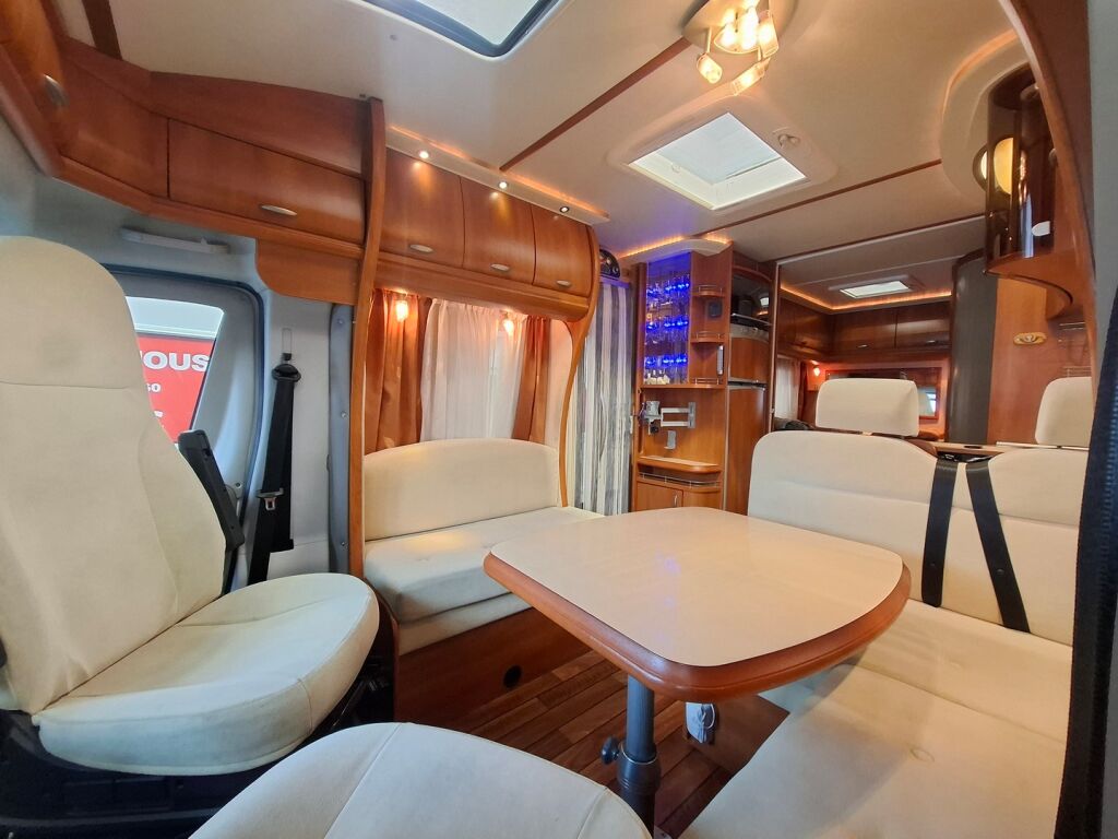 Hobby TOSCANA D 650 FLC 2008 Valkoinen