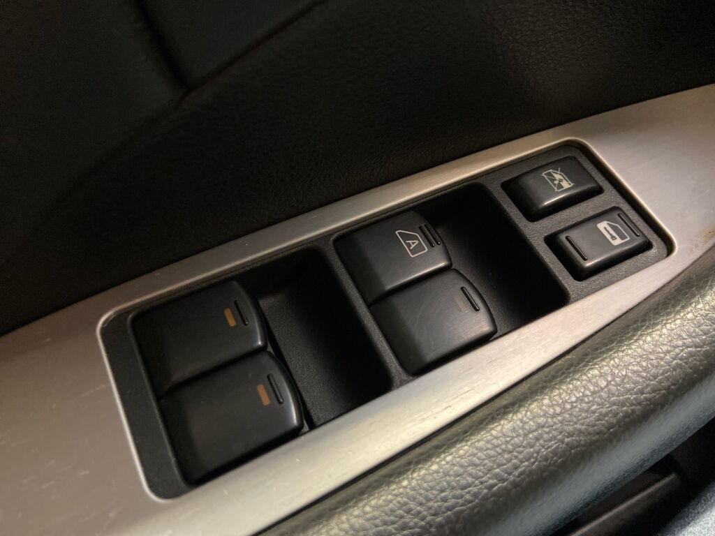 Nissan Murano 2008 Keltainen