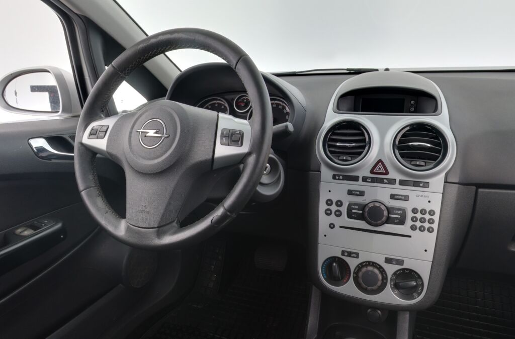 Opel Corsa 2008 Hopea