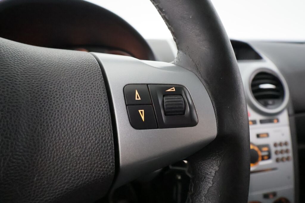 Opel Corsa 2008 Hopea