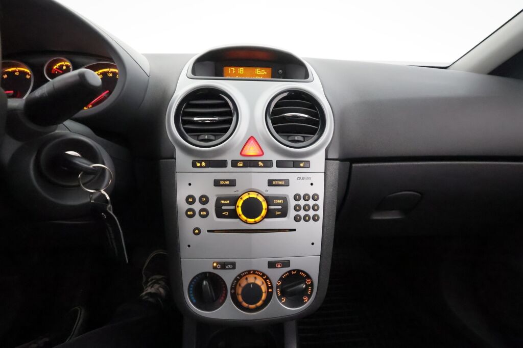 Opel Corsa 2008 Hopea