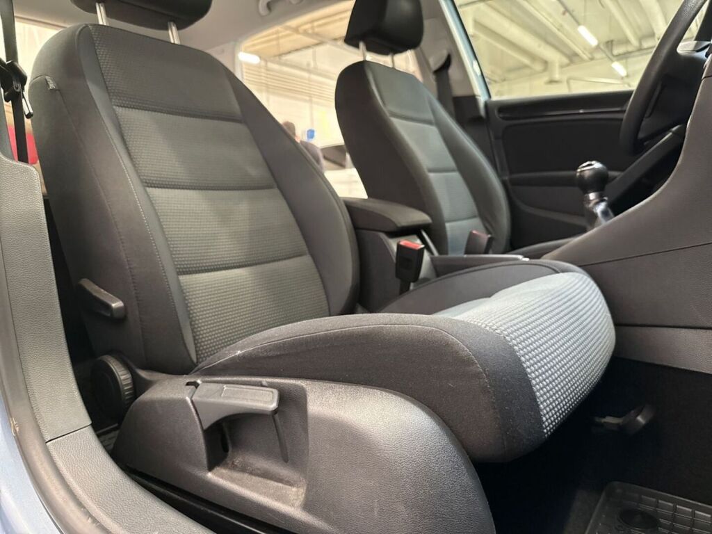 Volkswagen Golf 2009 Sininen