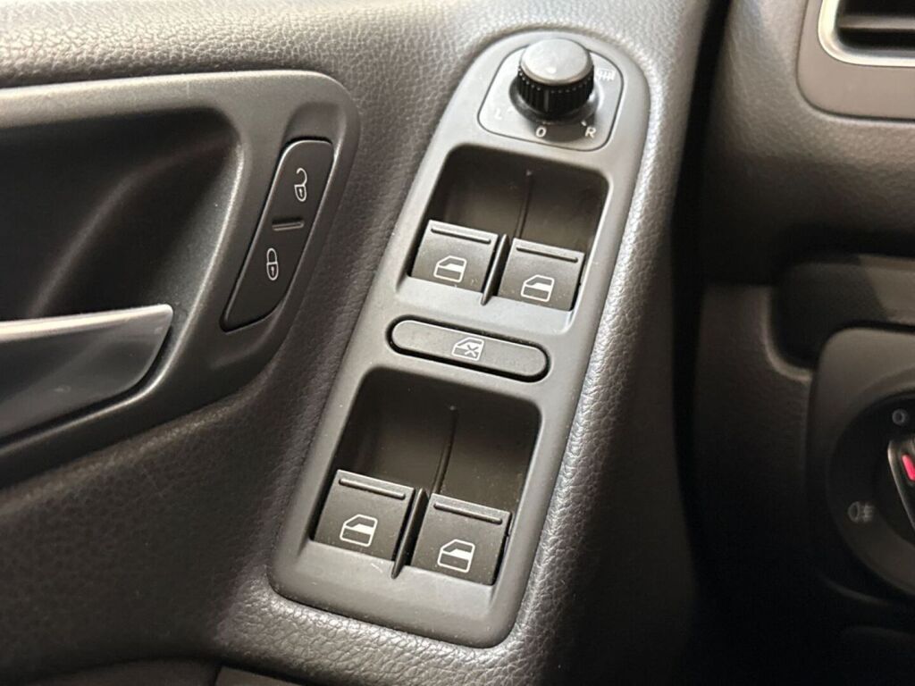 Volkswagen Golf 2009 Sininen