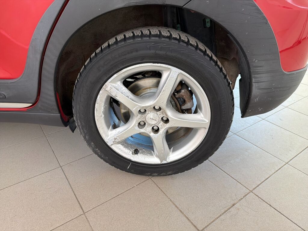 Toyota Urban Cruiser 2010 Punainen