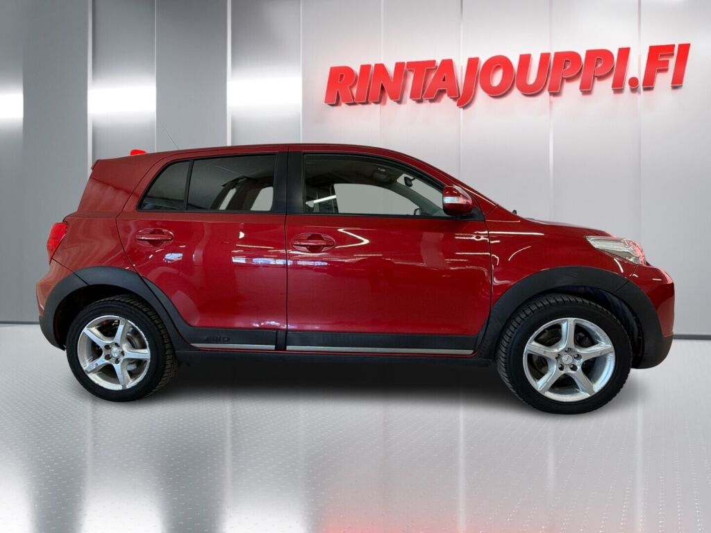 Toyota Urban Cruiser 2010 Punainen