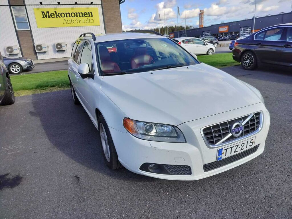 Volvo V70 2010 Valkoinen