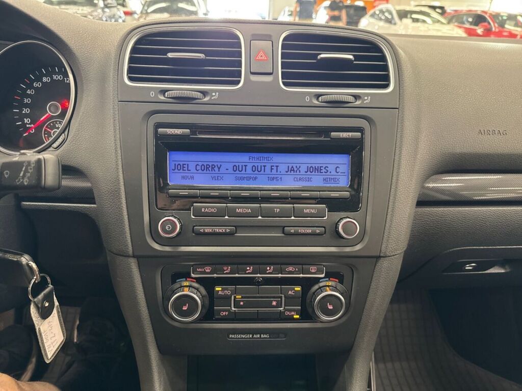 Volkswagen Golf 2010 Sininen