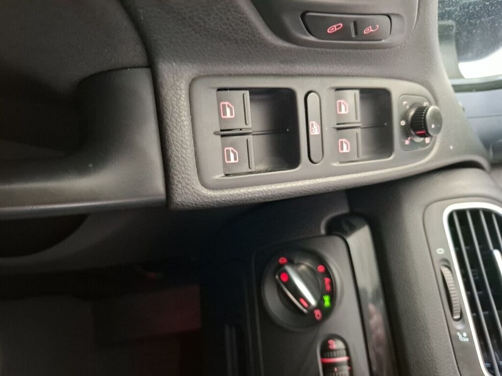 Volkswagen Golf 2010 Sininen