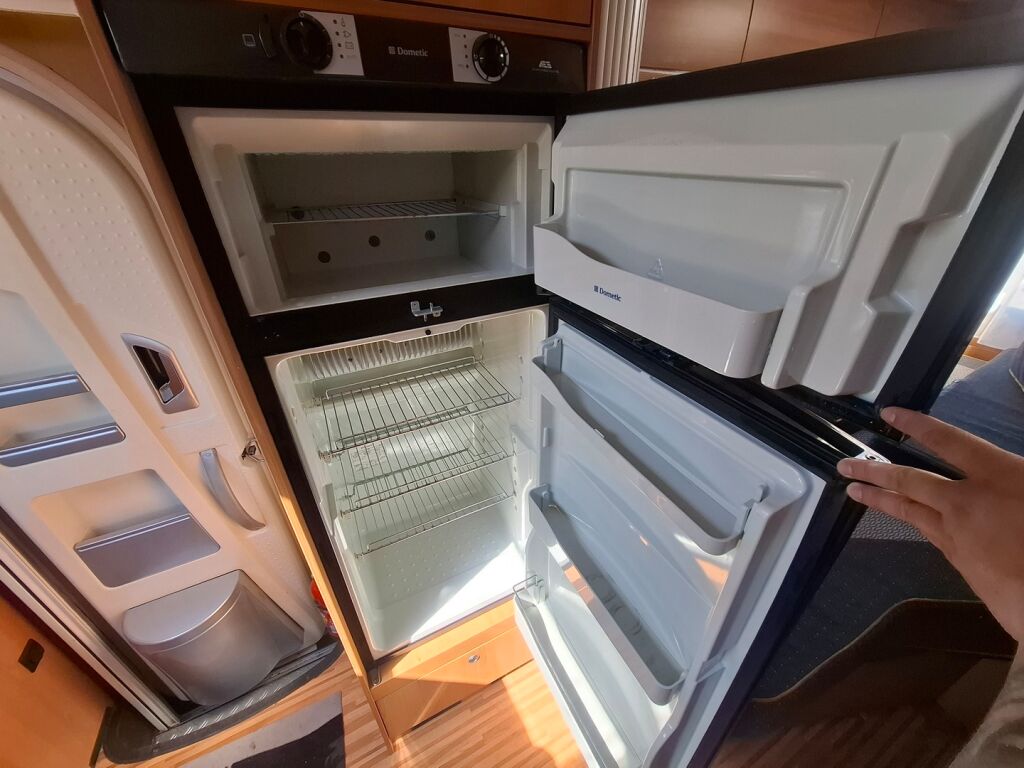 Dethleffs Advantage T6501 B 2010 Valkoinen