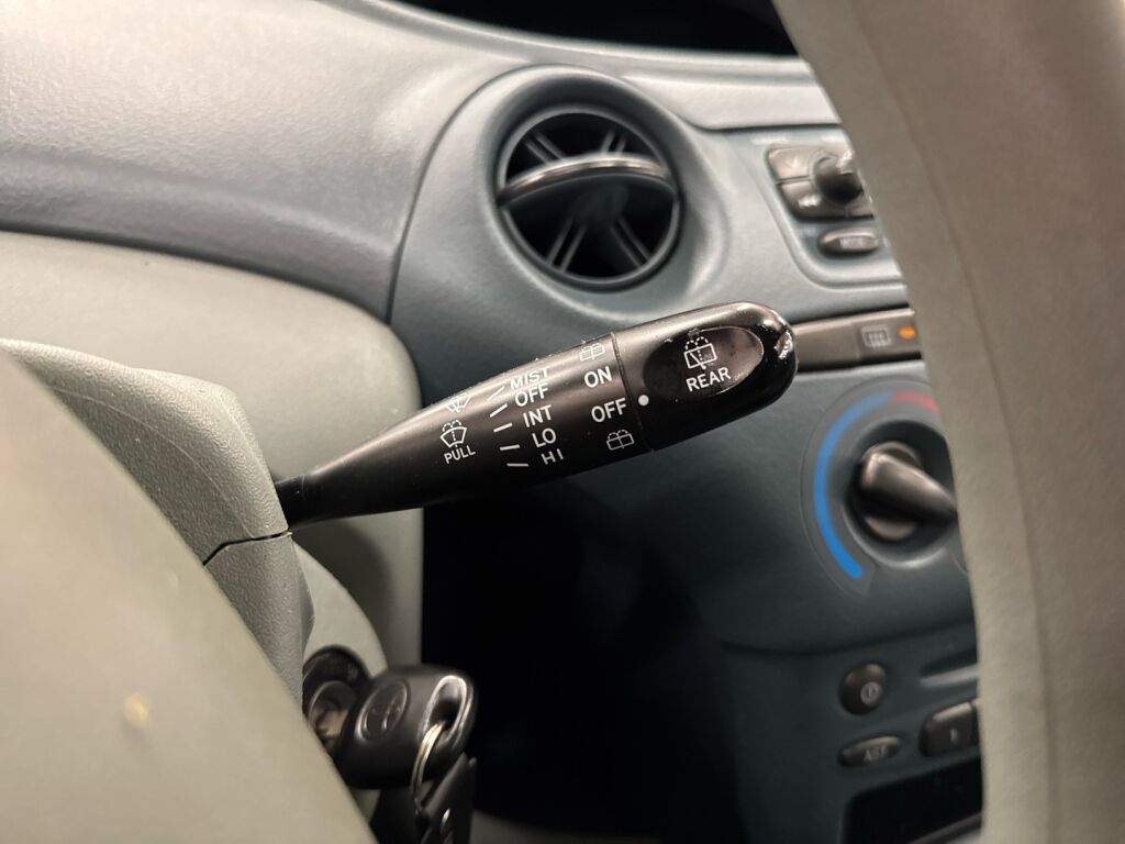 Toyota Yaris 2003 Hopea