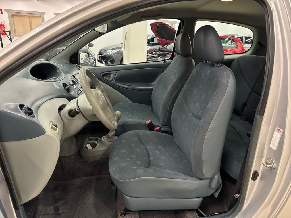 Toyota Yaris 2003 Hopea
