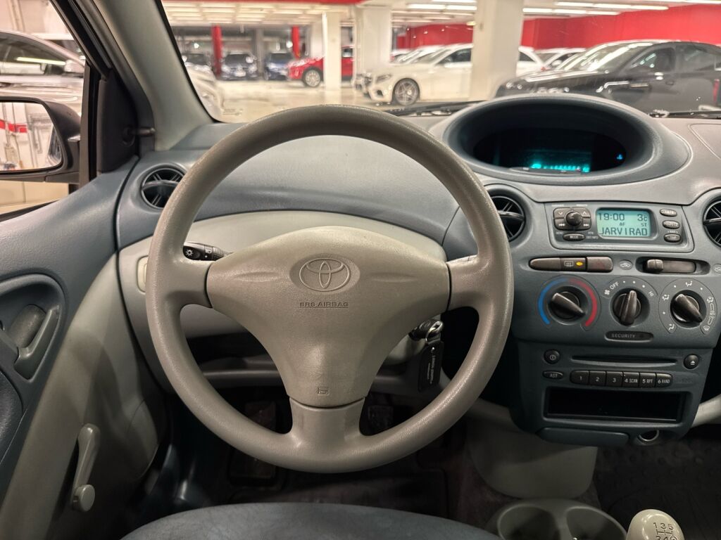 Toyota Yaris 2003 Hopea