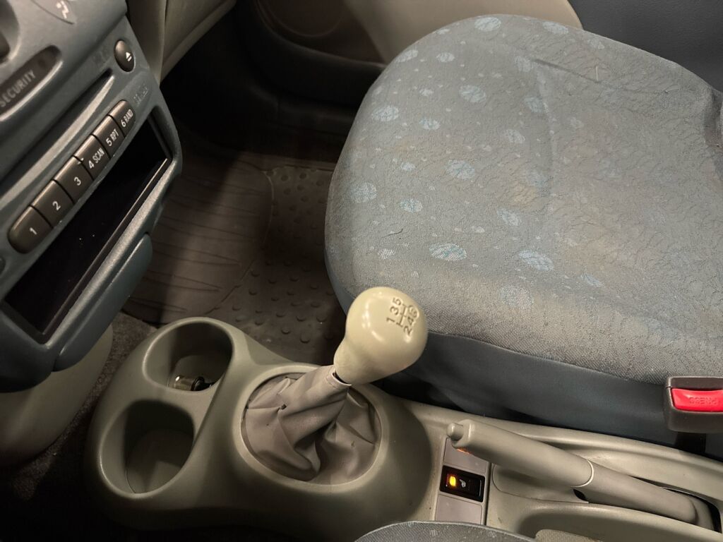 Toyota Yaris 2003 Hopea